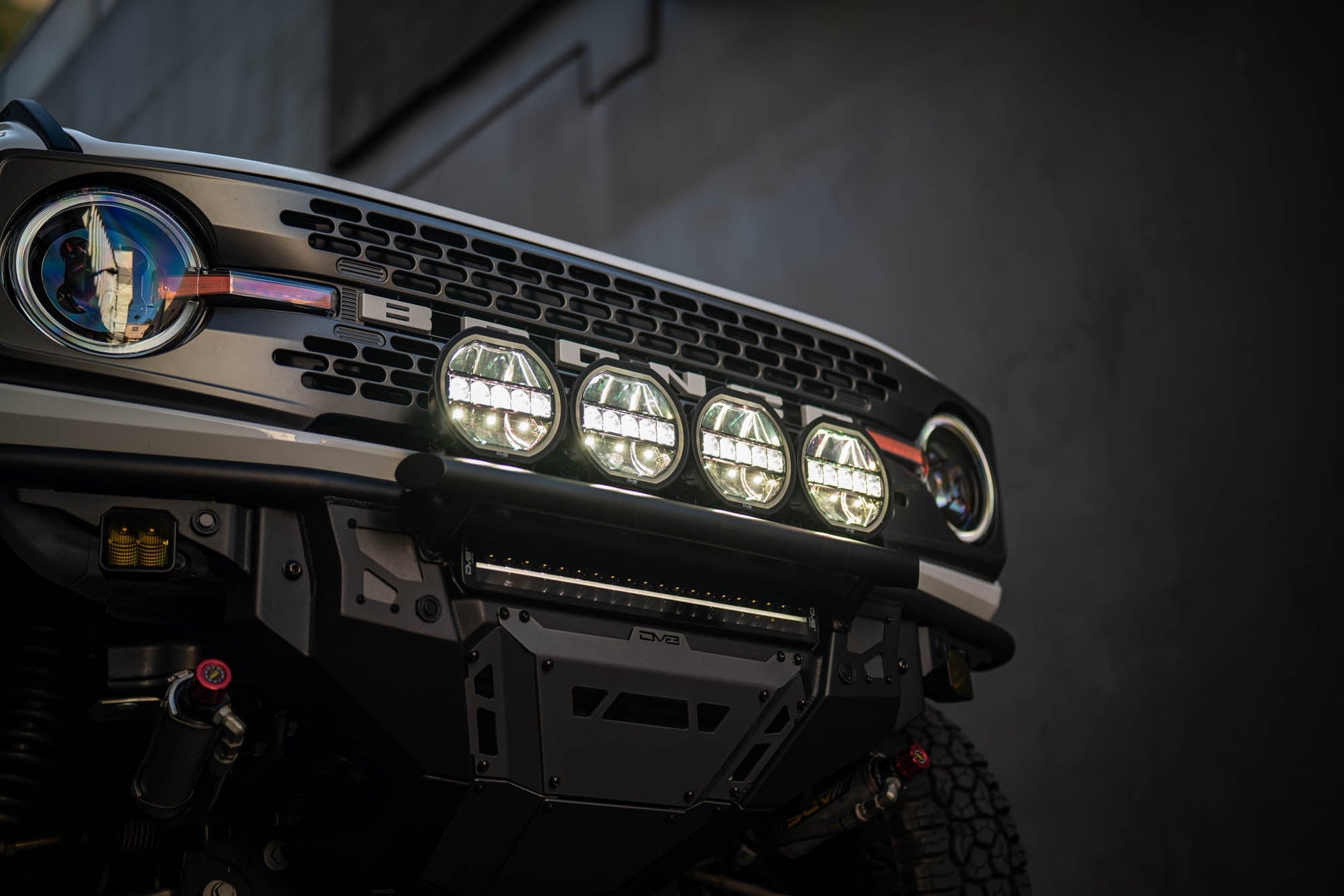 20 Inch Halo Elite Dual Row Light Bar w/ Accent Light DV8 Offroad