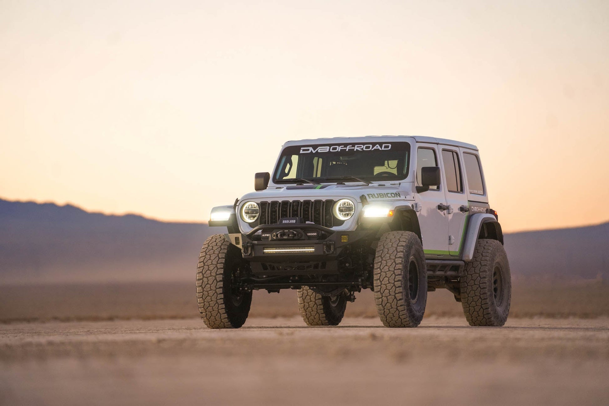20 Inch Halo Elite Dual Row Light Bar w/ Accent Light DV8 Offroad-12