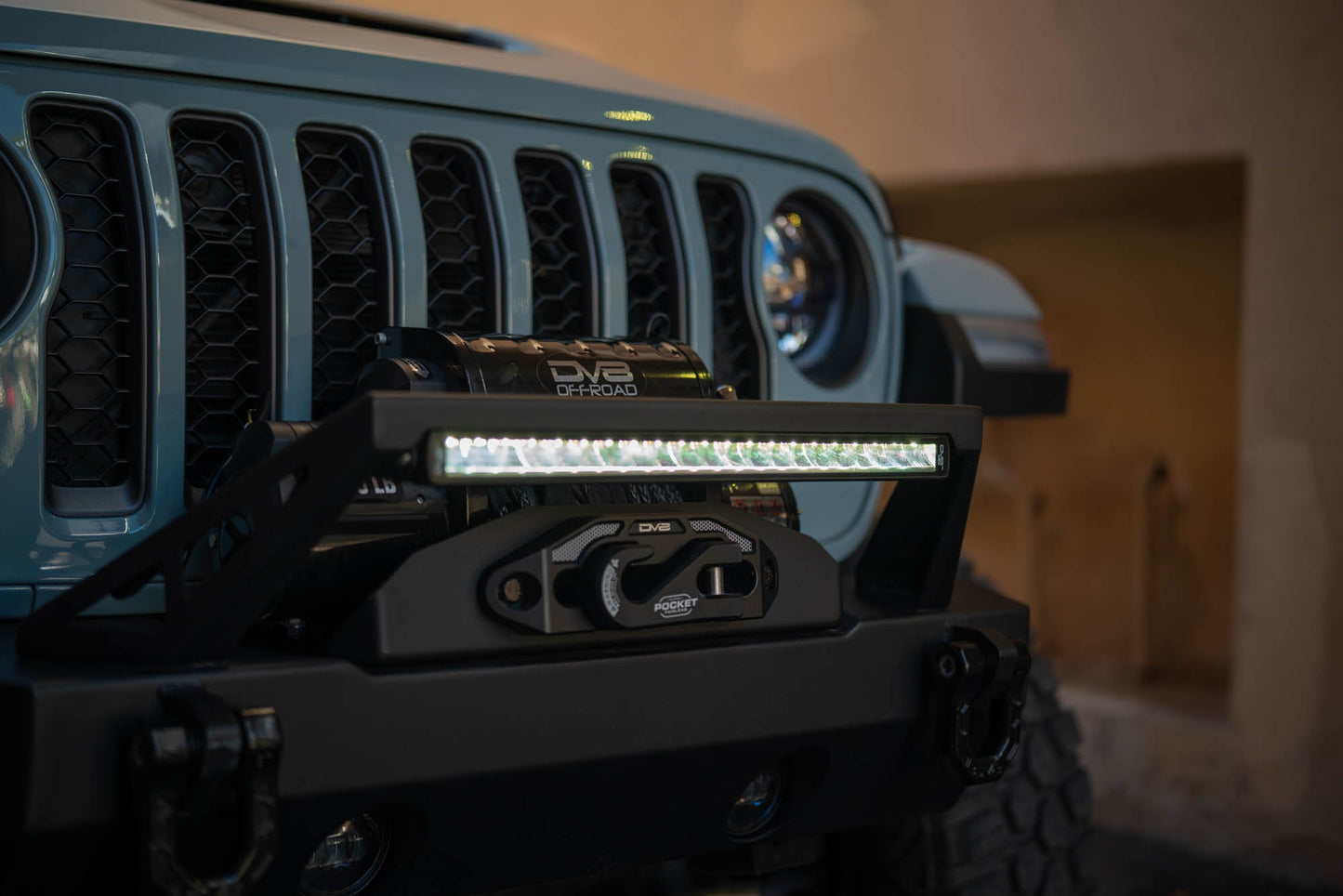 20 Inch Halo Elite Single Row Light Bar with Accent Light DV8 Offroad-9
