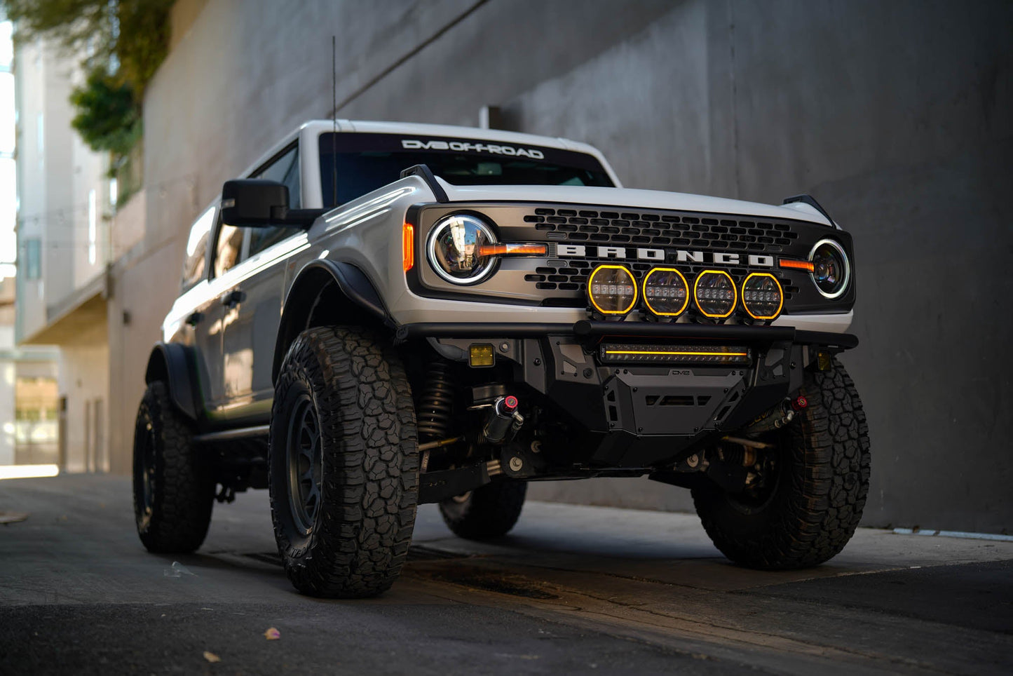 7 Inch Halo Elite Round Light w/ Accent Halo DV8 Offroad-7