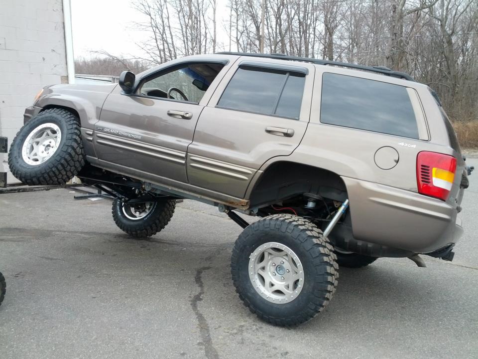 Clayton Off Road Jeep Grand Cherokee Dual Rate 6.0 Inch Front Coil Springs 1999-2004 WJ Clayton Off Road