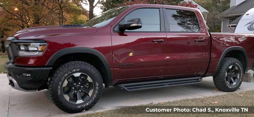 Dominator Xtreme D1 SideSteps With Mounting Bracket Kit Textured Black 2019-2026 Ram 1500 Go Rhino-3