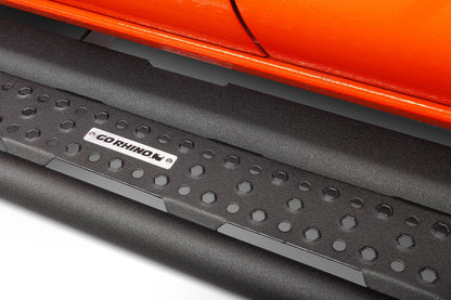 Dominator Xtreme D6 SideSteps With Mounting Bracket Kit Textured Black 2007-2018 Silverado/Sierra 1500/2500 HD Go Rhino-2