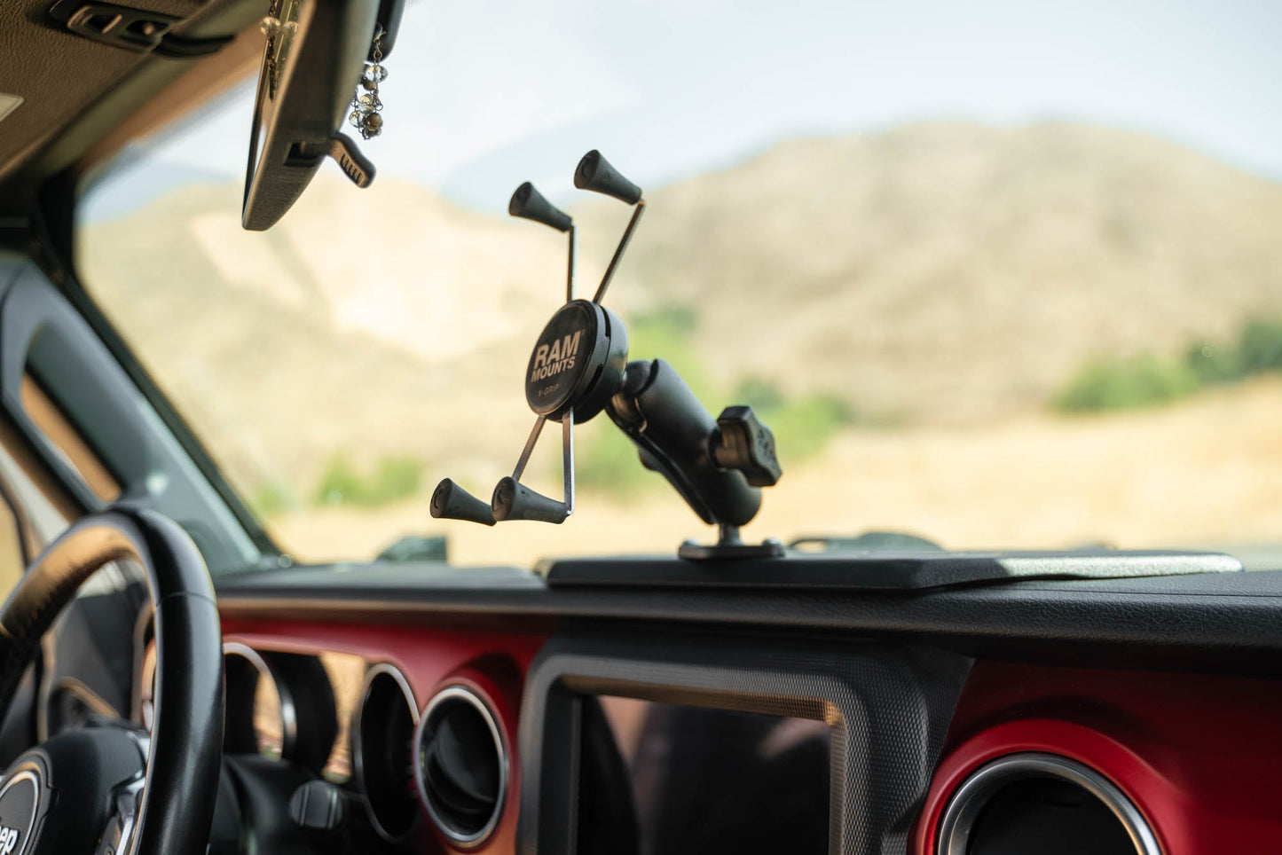 2018 2024 Jeep Wrangler JL, JLU Gladiator JT V8 Device Dash Mount V2 DV8 Offroad-12