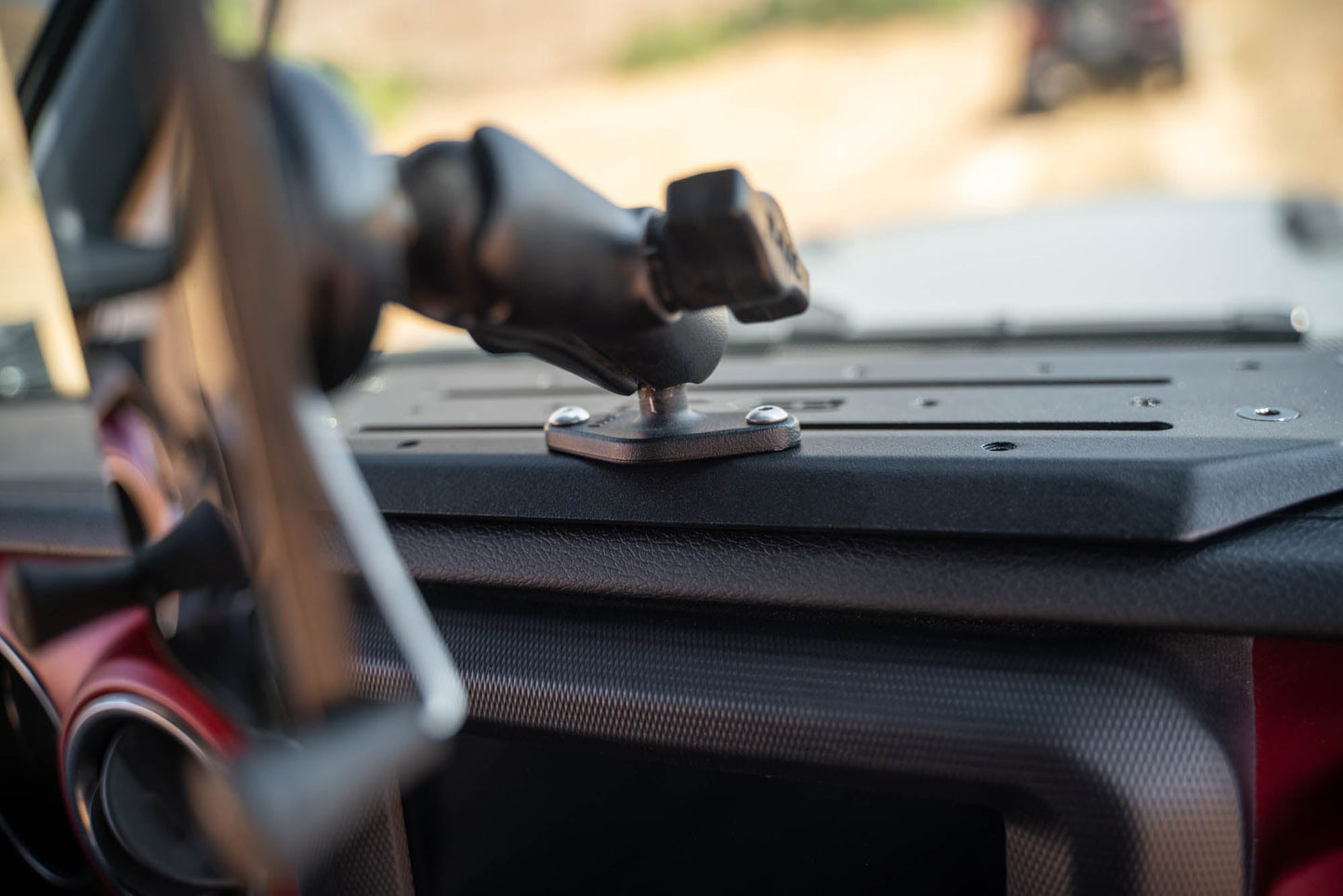 2018 2024 Jeep Wrangler JL, JLU Gladiator JT V8 Device Dash Mount V2 DV8 Offroad-6