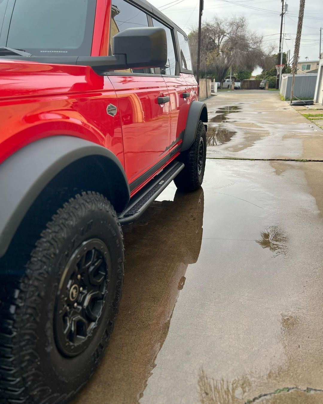 Dominator Xtreme DSS SideSteps With Mounting Bracket Kit Textured Black 2021-2025 Ford Bronco 4 Door Go Rhino-5