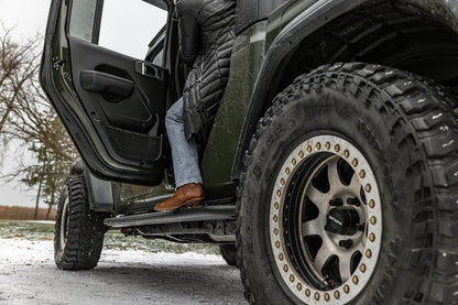 Dominator Xtreme DSS SideSteps With Mounting Bracket Kit Textured Black 2020-2025 Jeep Gladiator Go Rhino-3
