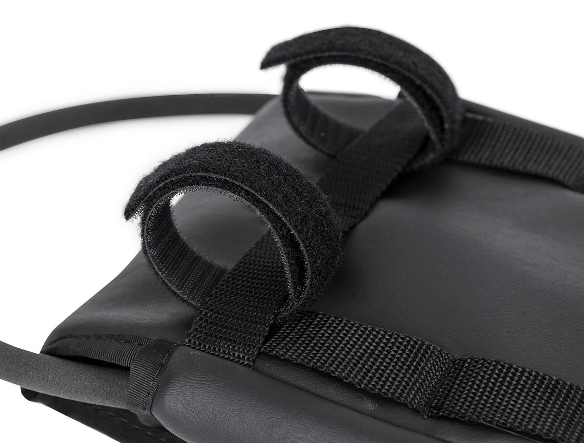 Hydro Pouch Black Universal PRP Seats-1