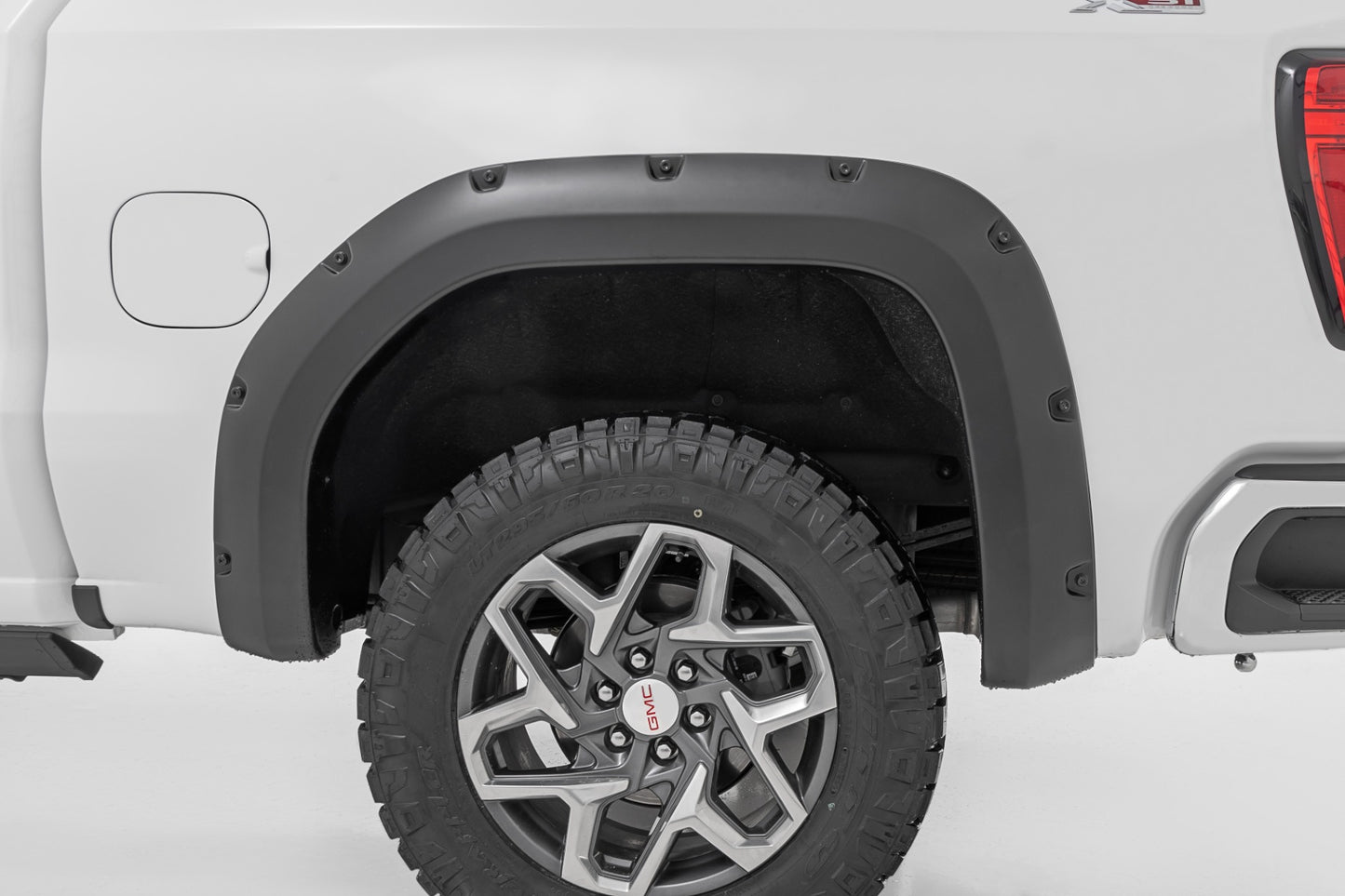 Rough Country Traditional Pocket Fender Flares Gloss Black GMC Sierra 1500 2WD/4WD (19-23) Rough Country
