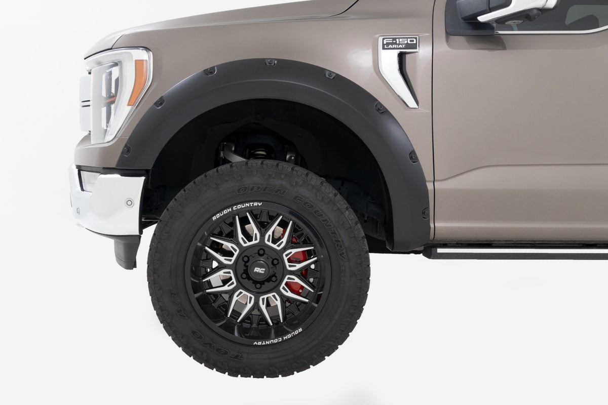 Traditional Pocket Fender Flares Gloss Black Ford F-150 2WD/4WD (21-23) Rough Country-3