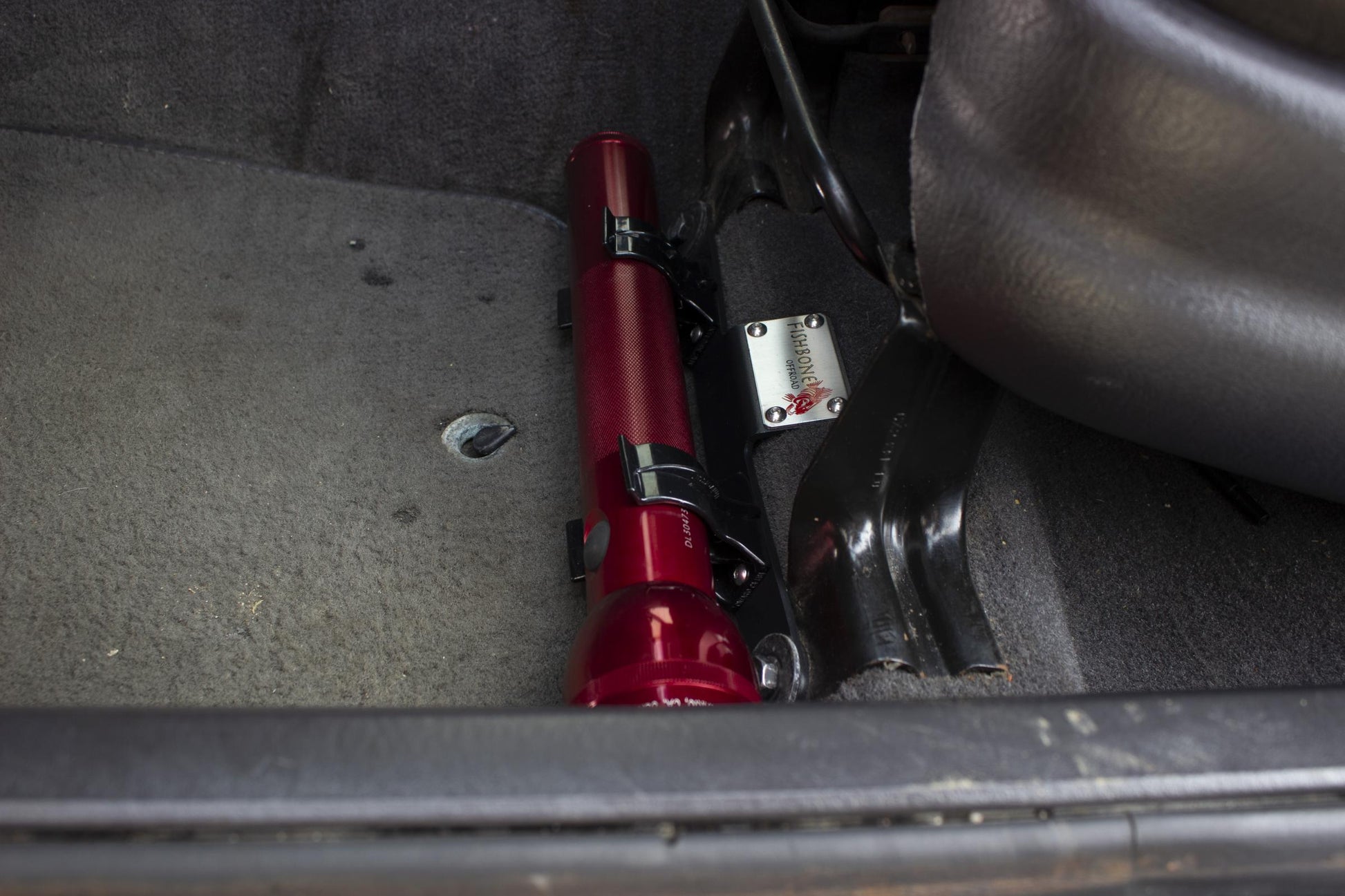 Jeep XJ Front Seat Flashlight Mount Fishbone Offroad-3