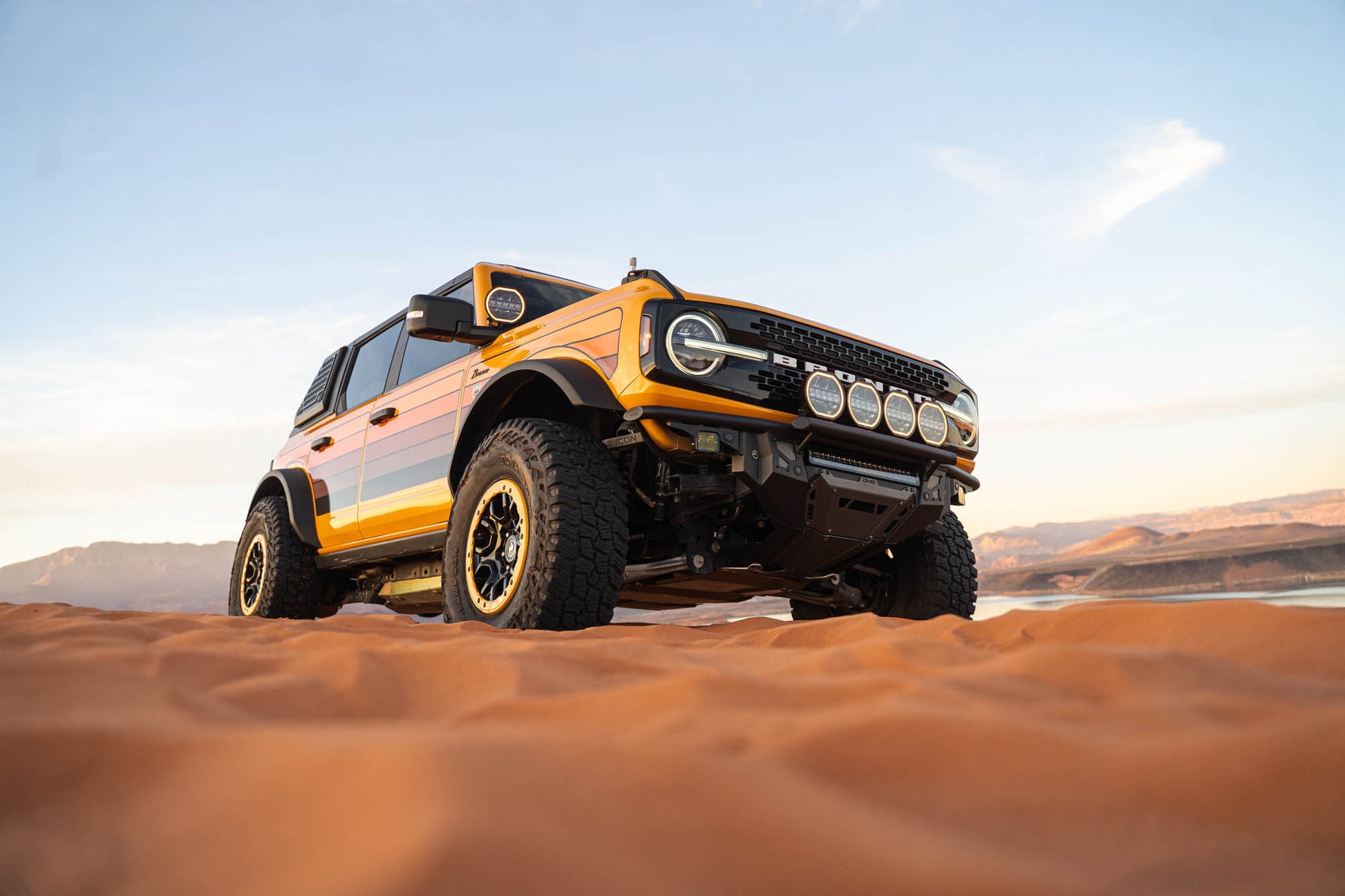 2021 2025 Ford Bronco Tube Series Front Bumper DV8 Offroad-1