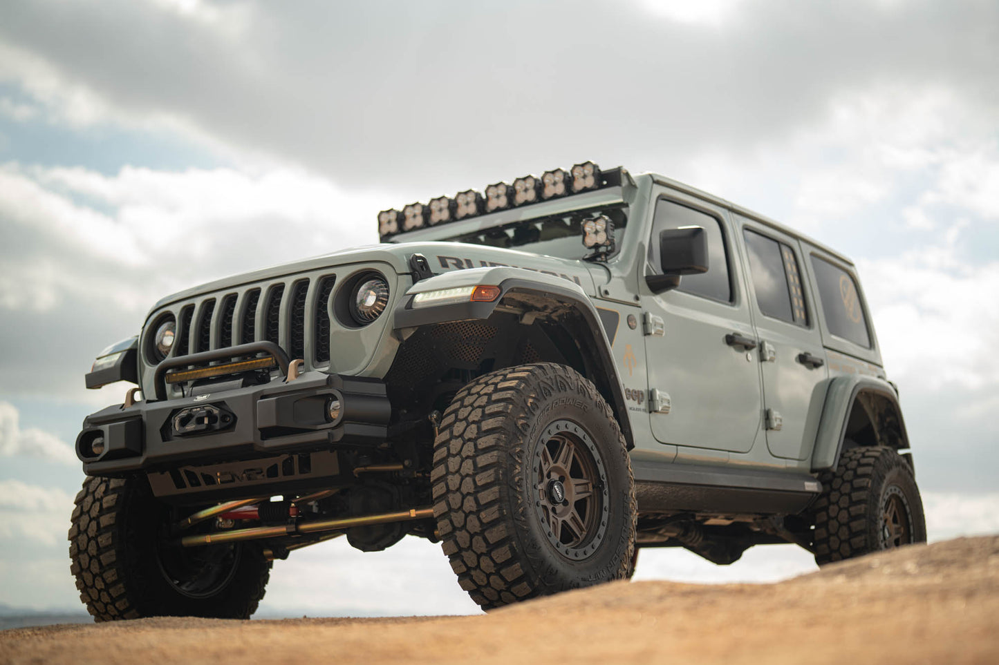 2018 2025 Jeep Wrangler JL & 2020 2025 Gladiator JT OE Plus Front Bumper DV8 Offroad-1