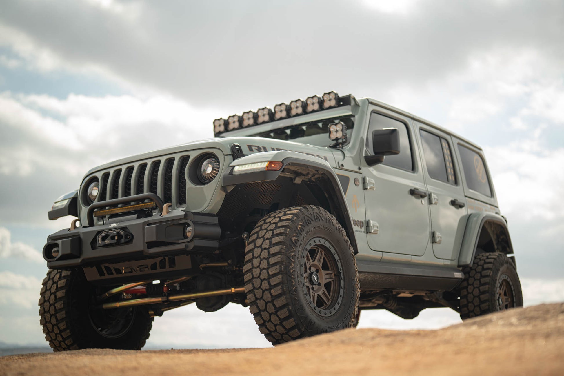 2018 2025 Jeep Wrangler JL & 2020 2025 Gladiator JT OE Plus Front Bumper DV8 Offroad-1