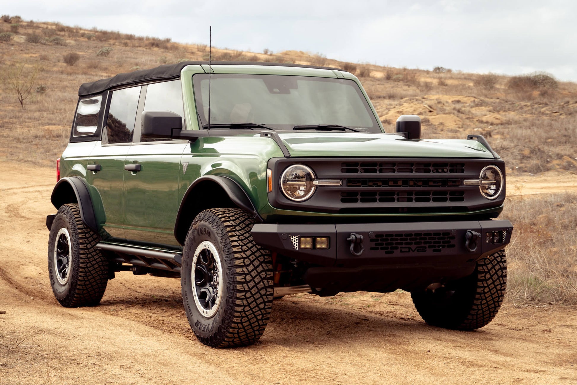 2021 2024 Ford Bronco Tube Fender Flares DV8 Offroad-14