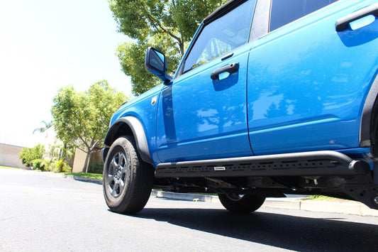Dominator Xtreme D1 SideSteps With Mounting Bracket Kit Textured Black 2021-2025 Ford Bronco 4 Door Go Rhino-1