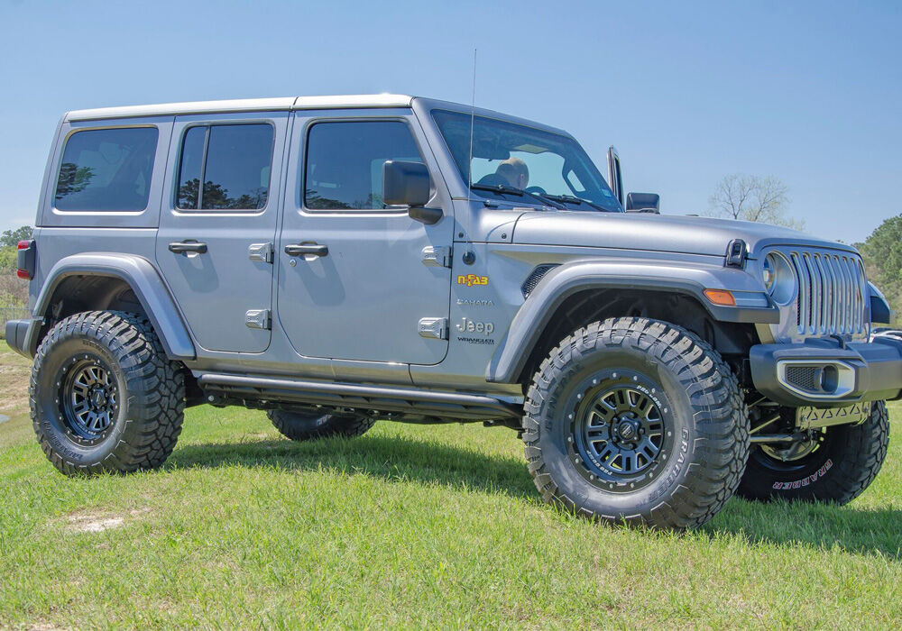 RKR Rock Rails Cab Length (2 Steps per Side) 2020-2025 Jeep Gladiator JT 4-Door Textured Black NFab-3