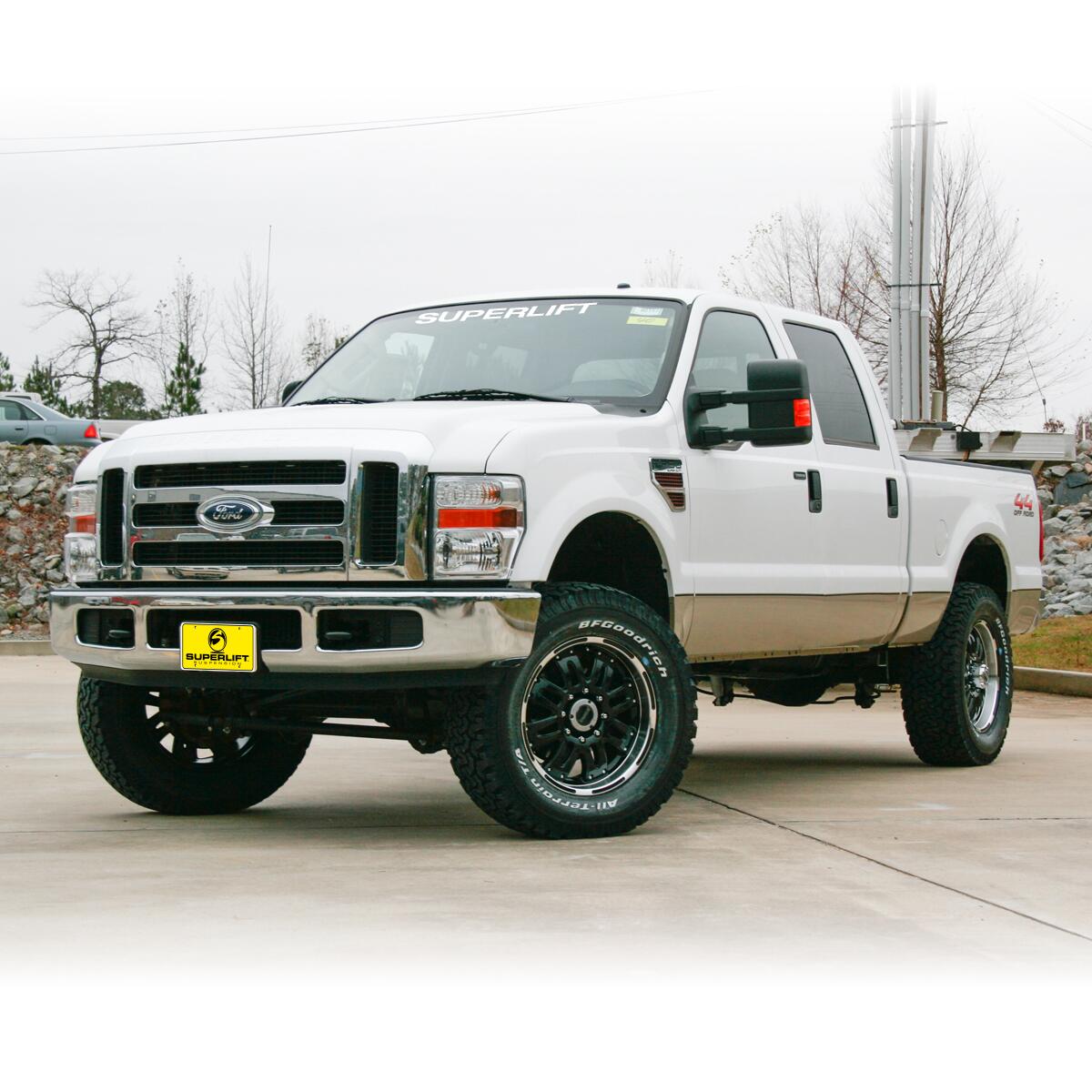 2 Inch Lift Kit 2011-2016 Ford F-250/350 Super Duty 4WD with Shocks Superlift-1