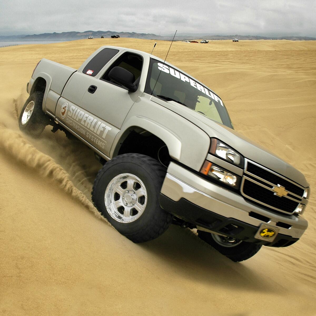 6 Inch Lift Kit 1999-2006 Chevy Silverado and GMC Sierra 1500 4WD Knuckle Kit with Shocks Superlift-2