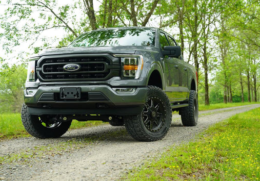 6 Inch Lift Kit 2021-2024 Ford F-150 non-Raptor 4WD without Tremor Package with Shocks Superlift-1
