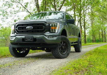 6 Inch Lift Kit 2021-2024 Ford F-150 non-Raptor 4WD without Tremor Package with Shocks Superlift-1