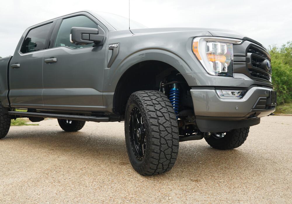 6 Inch King Edition Lift Kit 2021-2024 Ford F-150 non-Raptor 4WD without Tremor Package with King Front Coil Overs and King Reservoir Rear Shocks Superlift-3