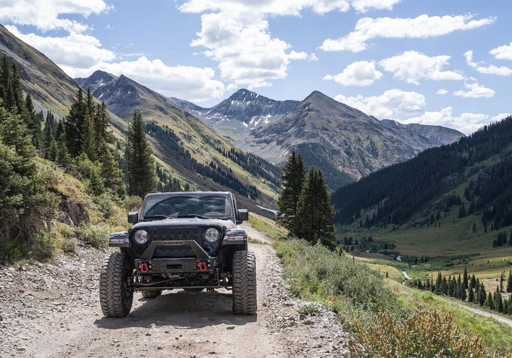 2.5 Inch Dual Rate Coil Lift Kit 2018-2025 Jeep Wrangler JL Unlimited Including Rubicon with Shocks Superlift-1