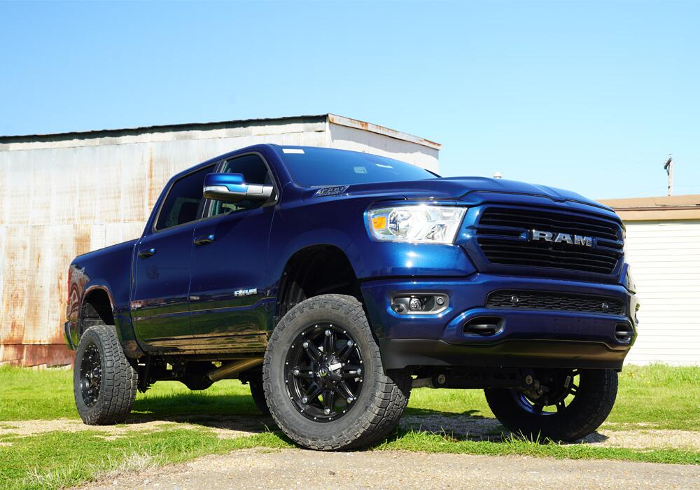 6 Inch Lift Kit 2019-2025 (New Body Style) Ram 1500 4WD without Factory Air Ride Suspension without factory 22 Inch wheels Superlift-1
