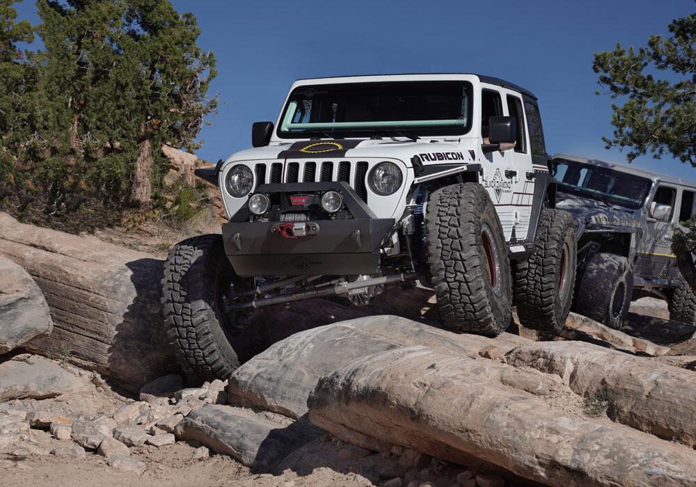4 Inch Rock Runner Series Lift Kit 2018-2023 Jeep Wrangler JL Unlimited Gas Engine with Shadow Series Shocks Does Not fit 2-Door Models, Diesel Models or 392 Models Superlift-3