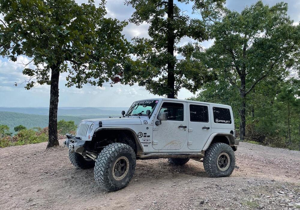 4 Inch Rock Runner Series Lift Kit 2007-2017 Jeep Wrangler JK Unlimited with Fox Shocks Superlift-3