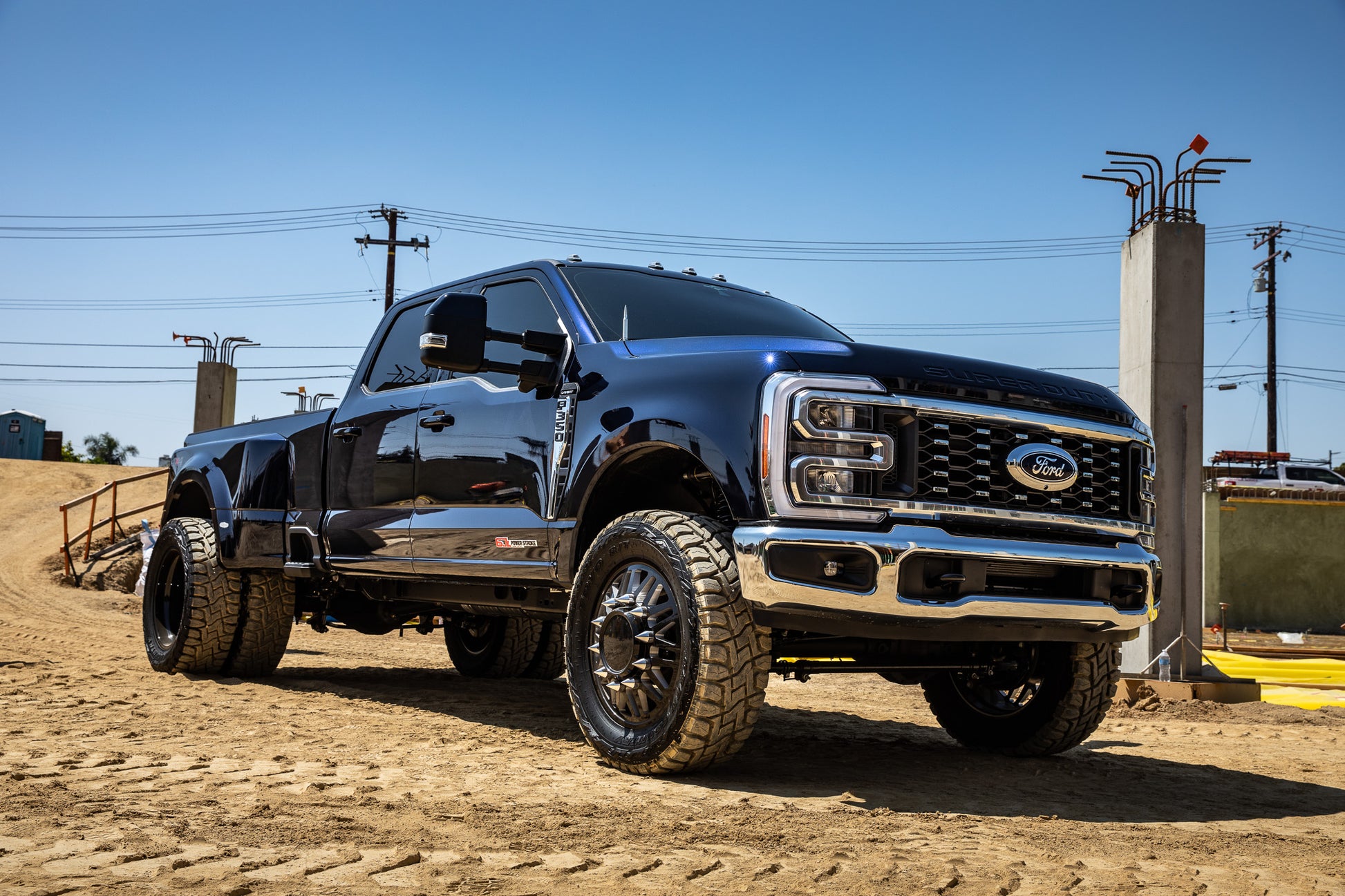 2023 Ford F-250/F-350 Super Duty 4WD Gas 2.5 Inch Lift Suspension System ICON Vehicle Dynamics-8