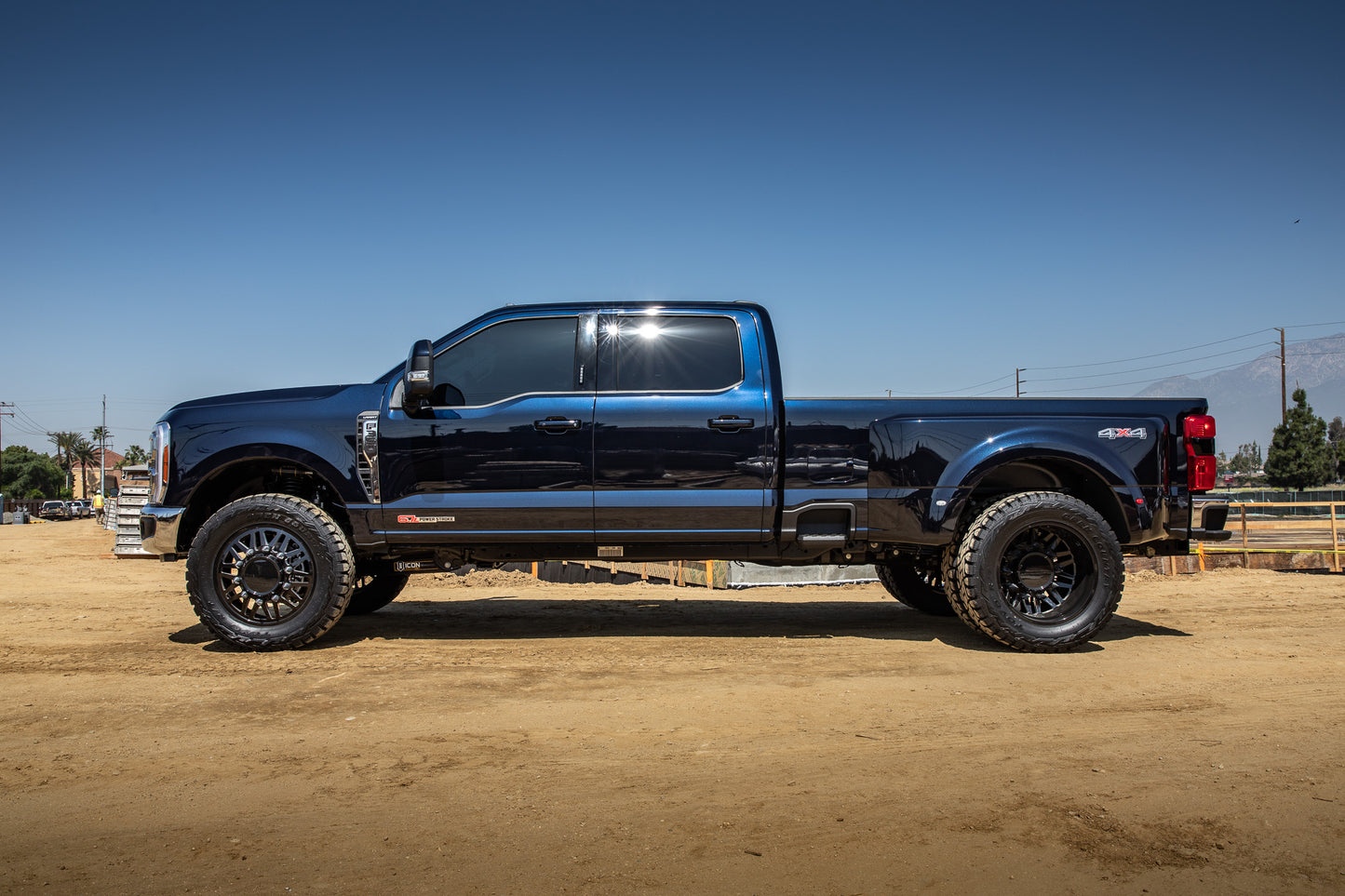 2023-2025 Ford F-250/F-350 Super Duty 4WD Gas 2.5 Inch Lift Suspension System W/ Radius Arms ICON Vehicle Dynamics-45