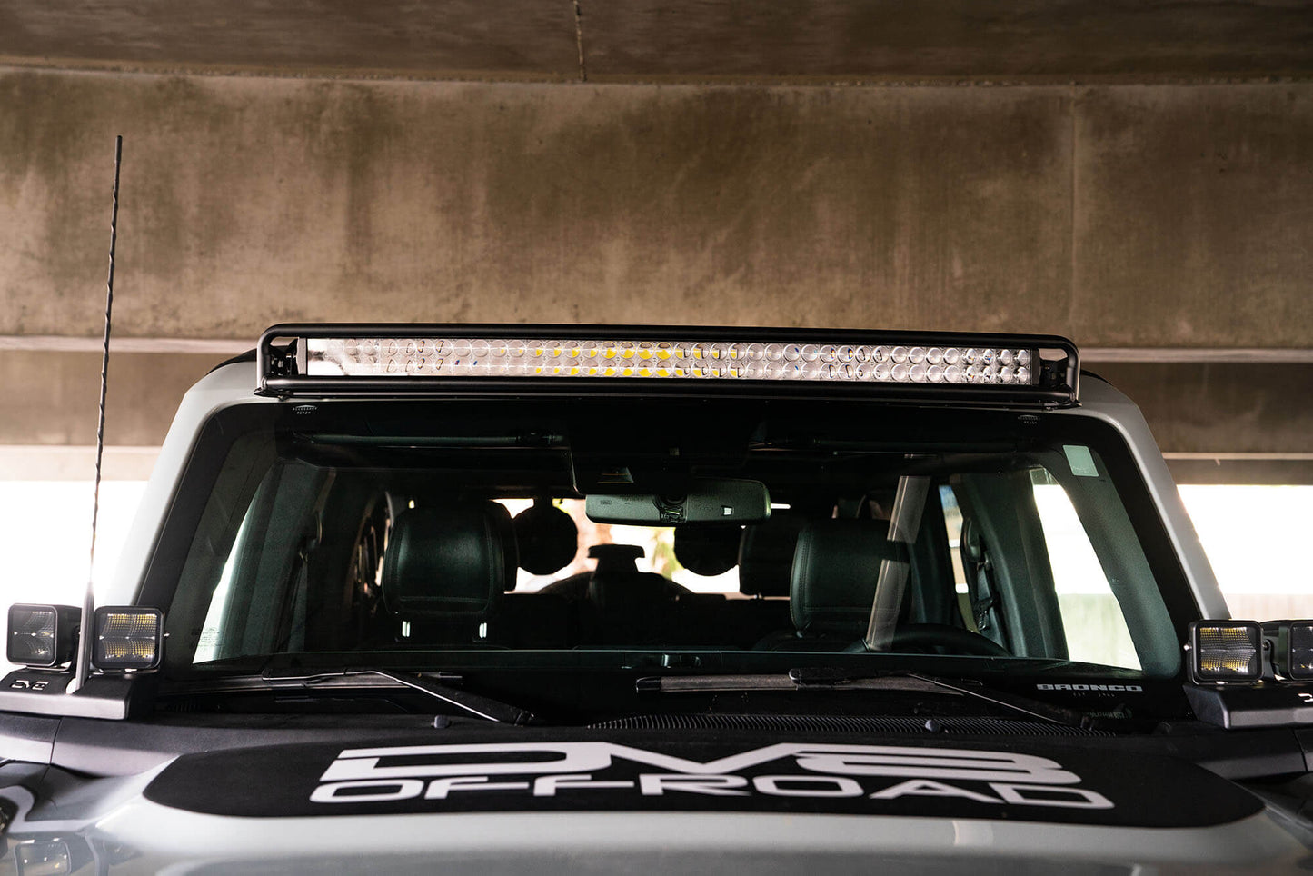 2021 2024 Ford Bronco 40 Inch Curved Light Bar Mount DV8 Offroad-10