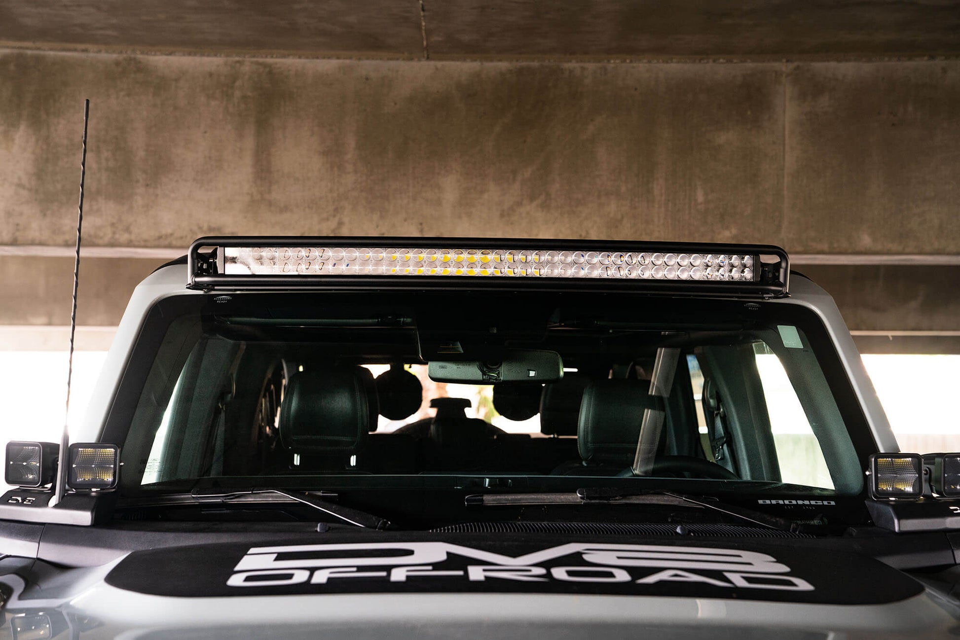 2021 2024 Ford Bronco 40 Inch Curved Light Bar Mount DV8 Offroad-10