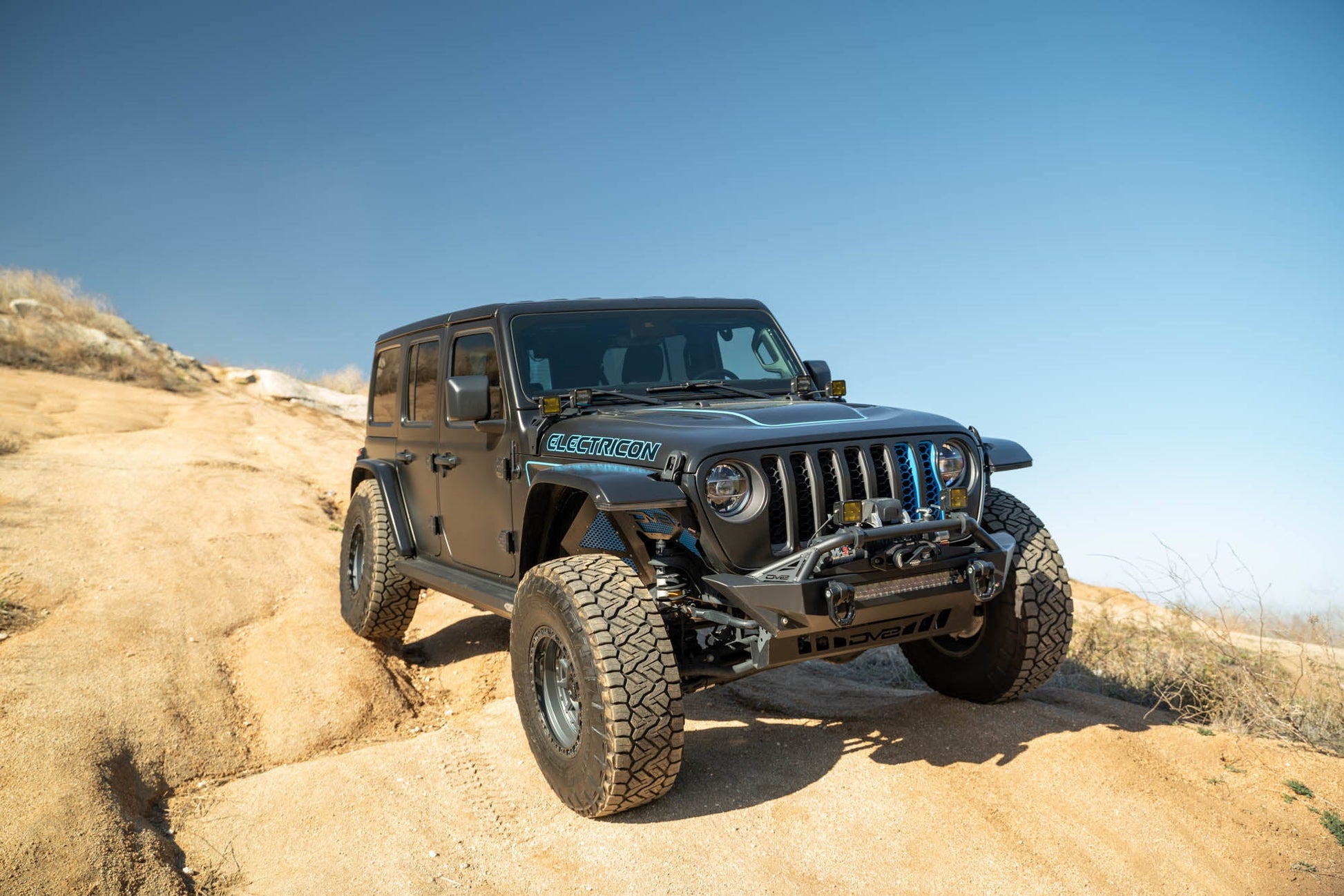 2020 2025 Jeep Wrangler JL JLU 4xe Gladiator JT Dual Light Pod Mounts DV8 Offroad-13