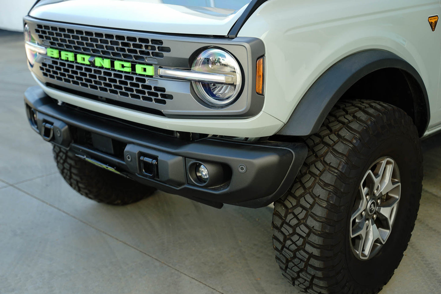 2021 2024 Ford Bronco Capable Bumper Slanted Front License Plate Mount DV8 Offroad-9
