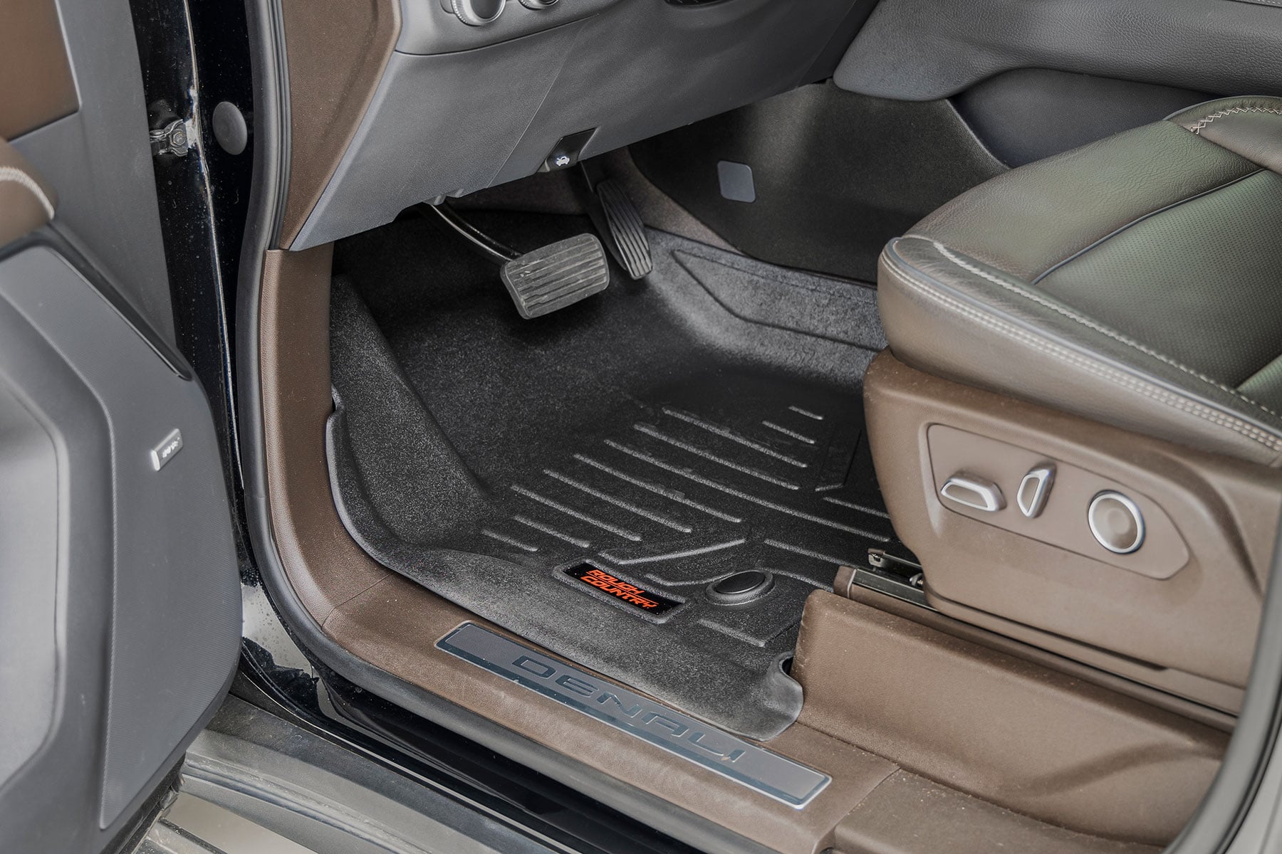 Floor Mats FR & RR FR/RR Bucket Chevy/GMC Tahoe/Yukon 2WD/4WD (21-26) Rough Country-4