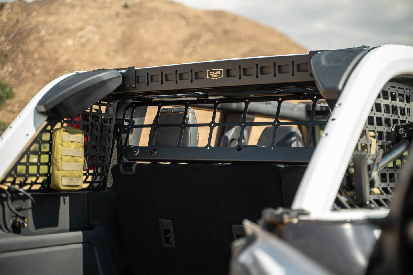 2021 2024 Ford Bronco Dog Barrier DV8 Offroad-8