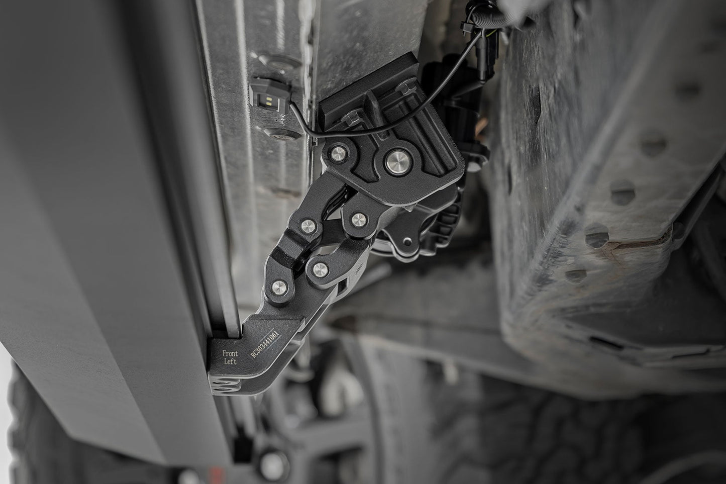 Power Running Boards Dual Electric Motor CrewMax Toyota Tundra (07-21) Rough Country-5
