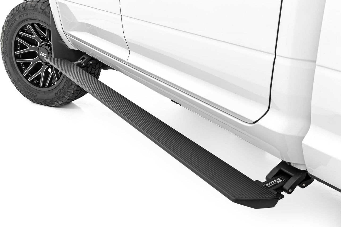 Power Running Boards Dual Electric Motor Quad Cab Ram 2500/3500 (11-26) Rough Country