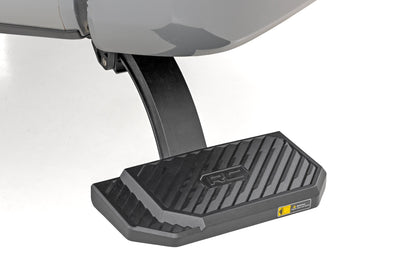 Retractable Bed Step Manual Pull Toyota Tacoma 2WD/4WD (2016-2023) Rough Country-2