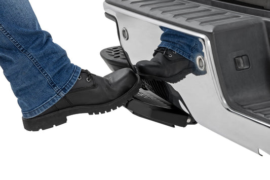 Retractable Bed Step Manual Pull Silverado/Sierra 1500 (14-18 & Classic) Rough Country-1