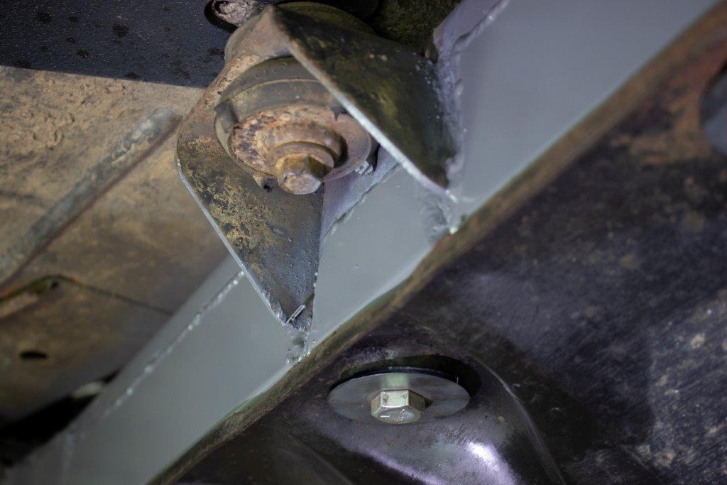 Jeep YJ Center Frame Skid Plate Mount For 87-95 Jeep YJ Wrangler Rust Buster Frameworks-4