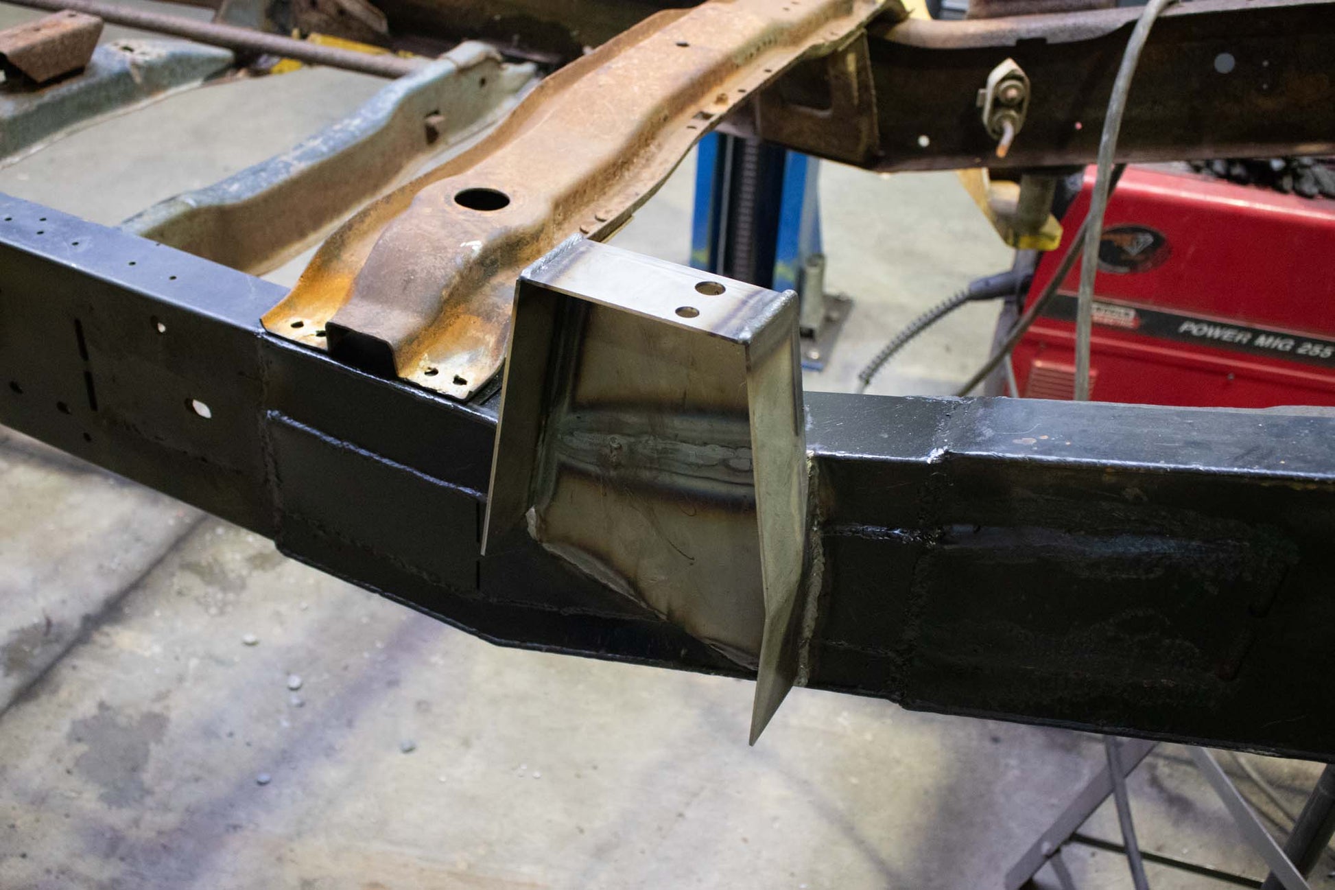 Rust Buster Frameworks Rust Buster Front Bed Mount For 1997-2003 Ford F-150 RB7006