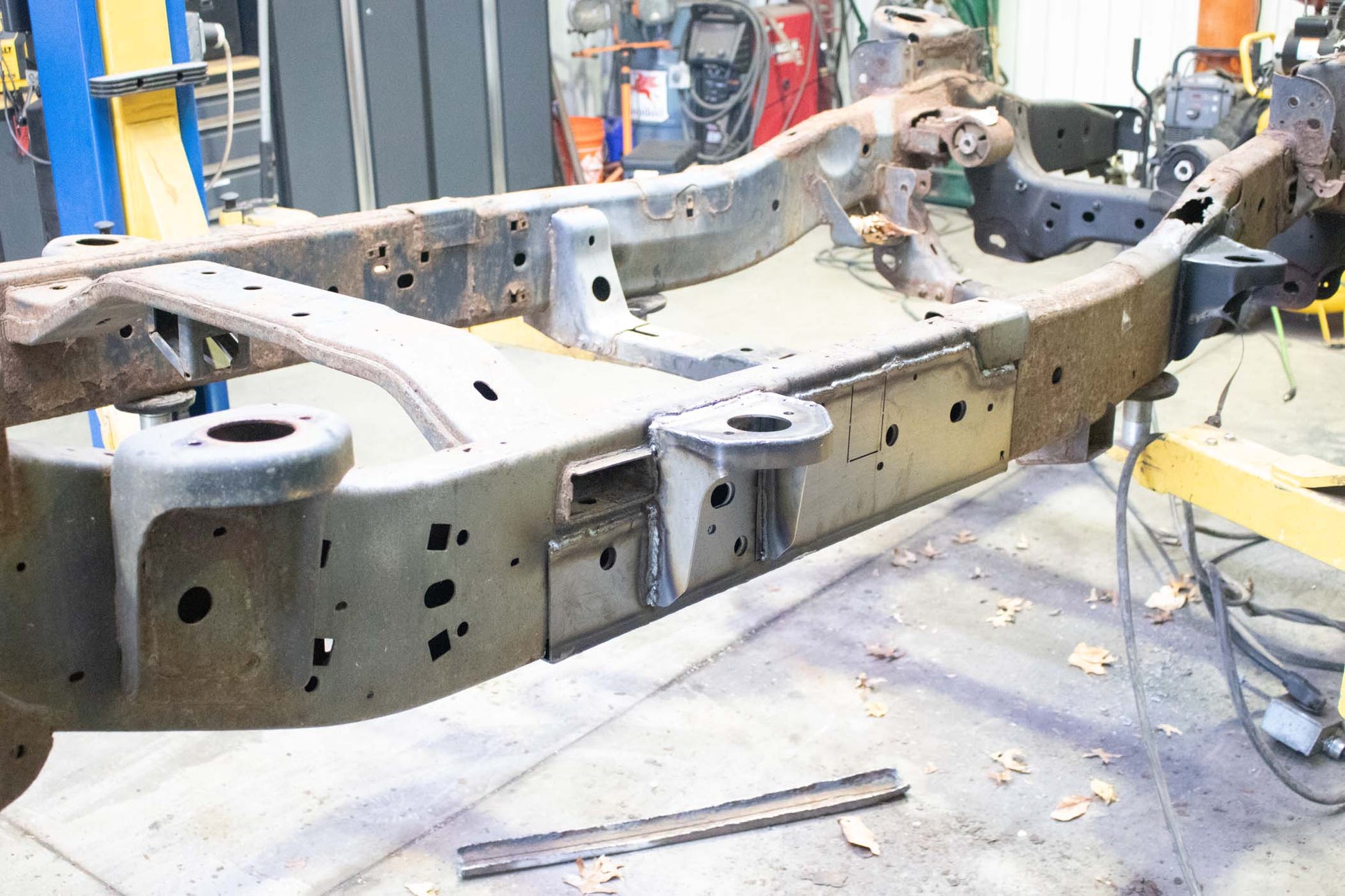 Rust Buster Frameworks Rust Buster Center Cab Mount For 2009-2014 Ford F-150 RB7020