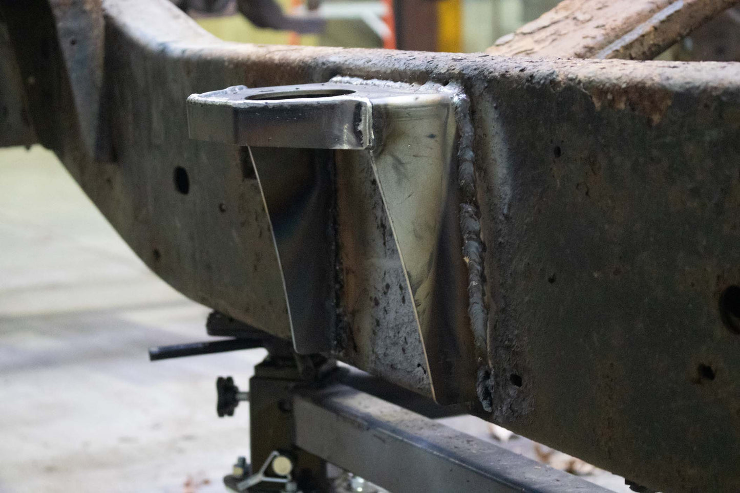 Rust Buster Frameworks Rust Buster Center Cab Mount For 2004-2008 Ford F-150 RB7077