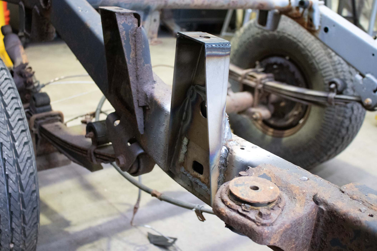 Rust Buster Frameworks Rust Buster Middle Raised Bed Mount For 1988-1995 Toyota Pickups RB7145