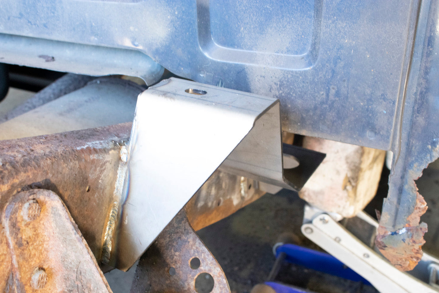 1988-1998 Chevrolet & GMC C/K 1500 & 2500 Bed and Cab Mount Brackets RB7306 Rust Buster Frameworks-4