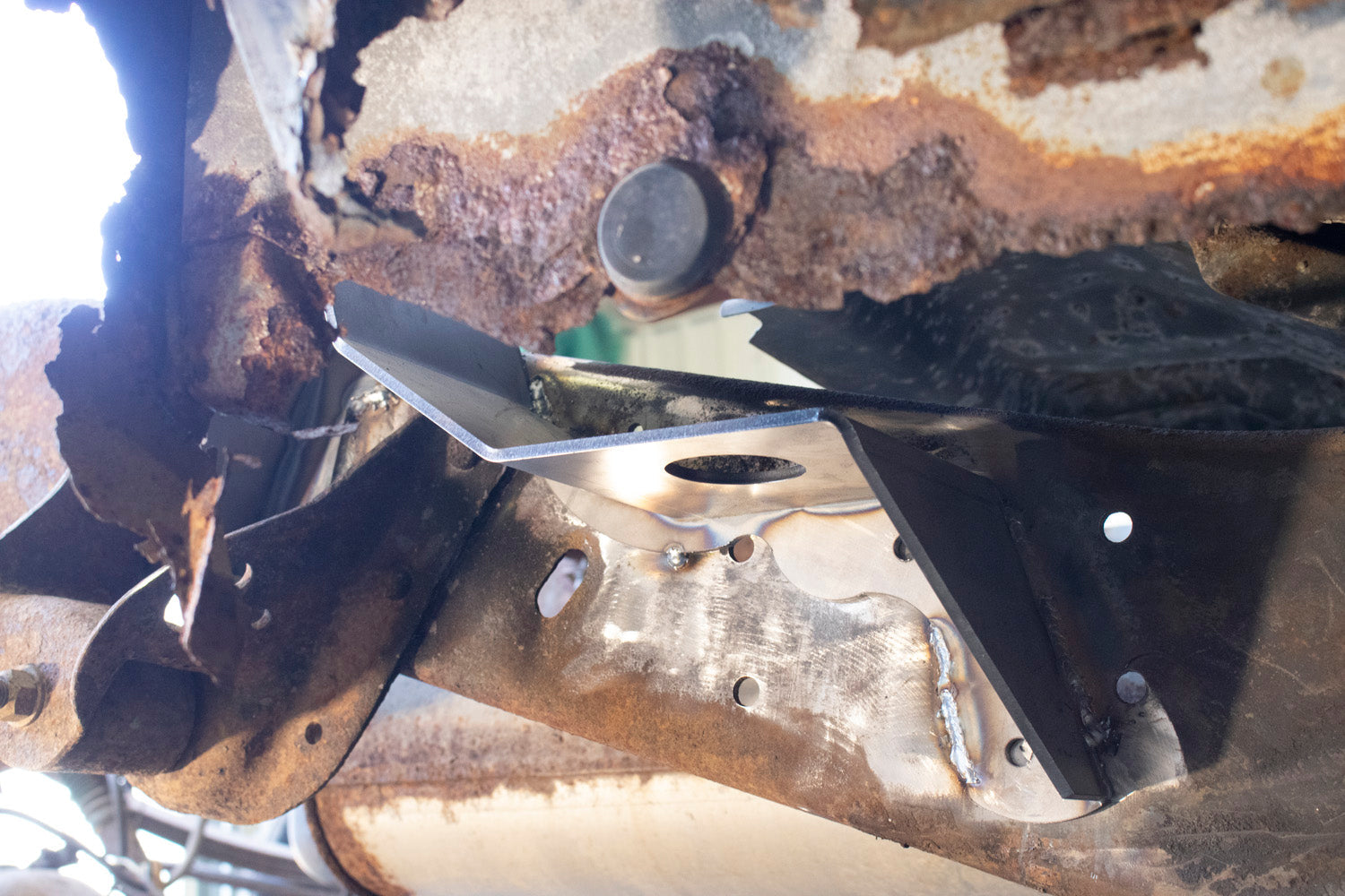 1988-1998 Chevrolet & GMC C/K 1500 & 2500 Bed and Cab Mount Brackets RB7306 Rust Buster Frameworks-5