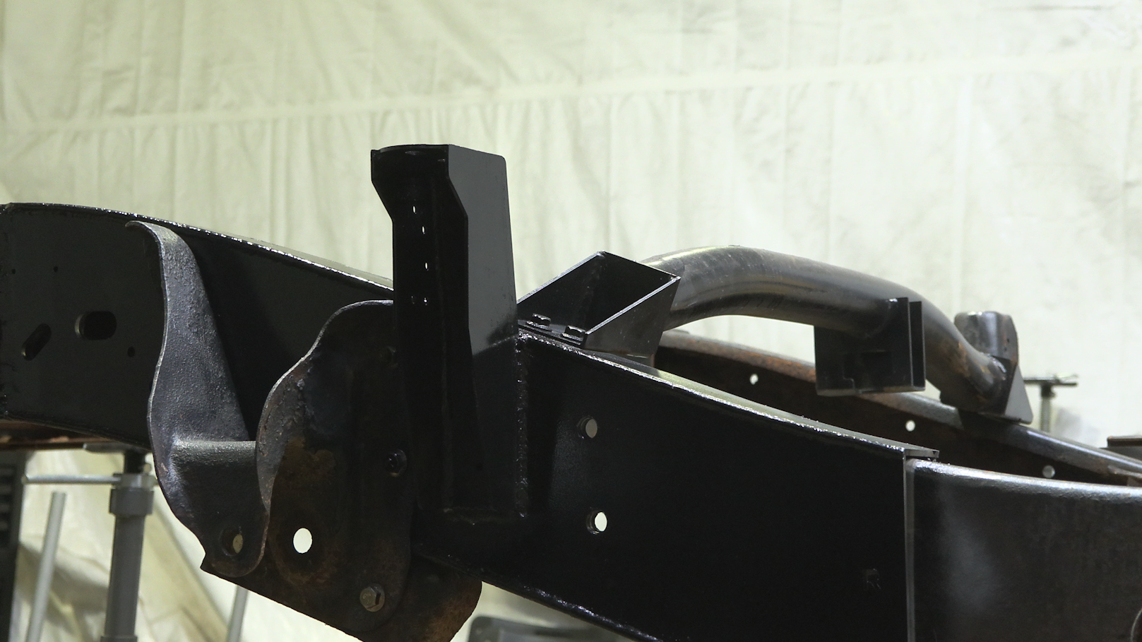 Rust Buster Frameworks Forward Bed Mount For 99-06 Chevy and GMC Pick Up Trucks Rust Buster Frameworks